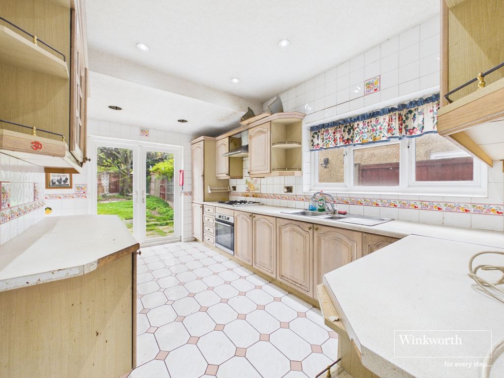 Property photo 2 of 13 Kitchen