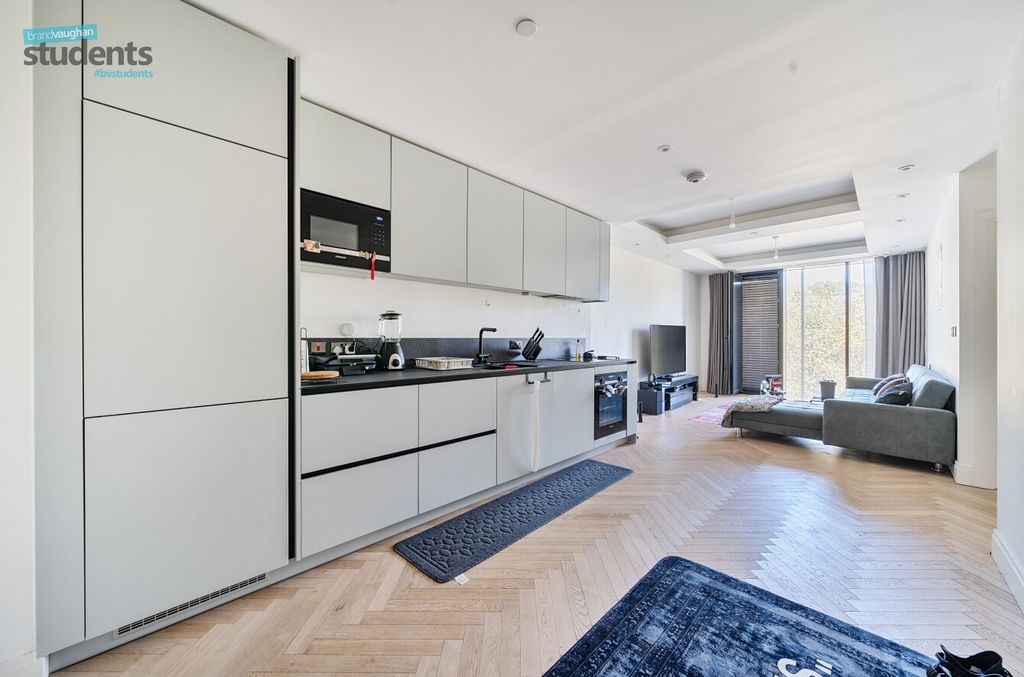 Property photo 3 of 10 Living Area