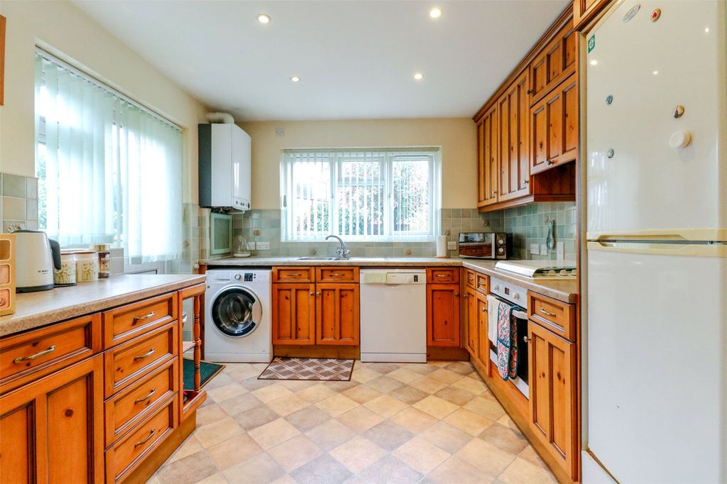 Property photo 3 of 18 Picture No. 12