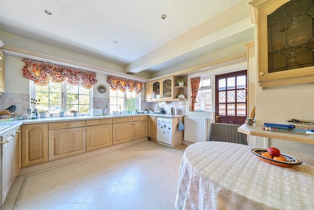 Property photo 2 of 18 Picture No. 19