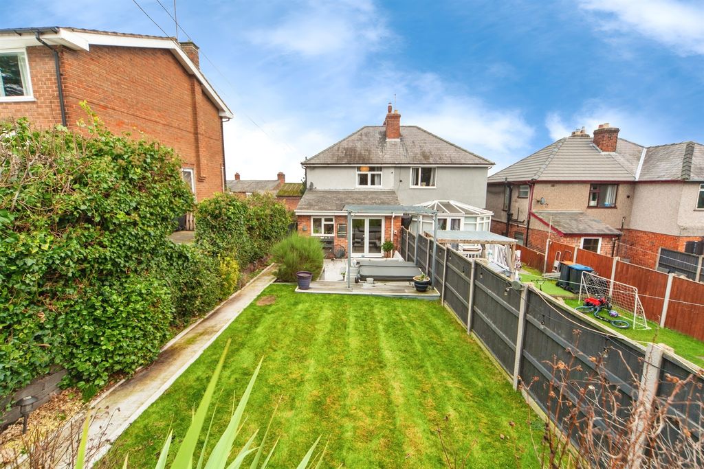 Property photo 2 of 31