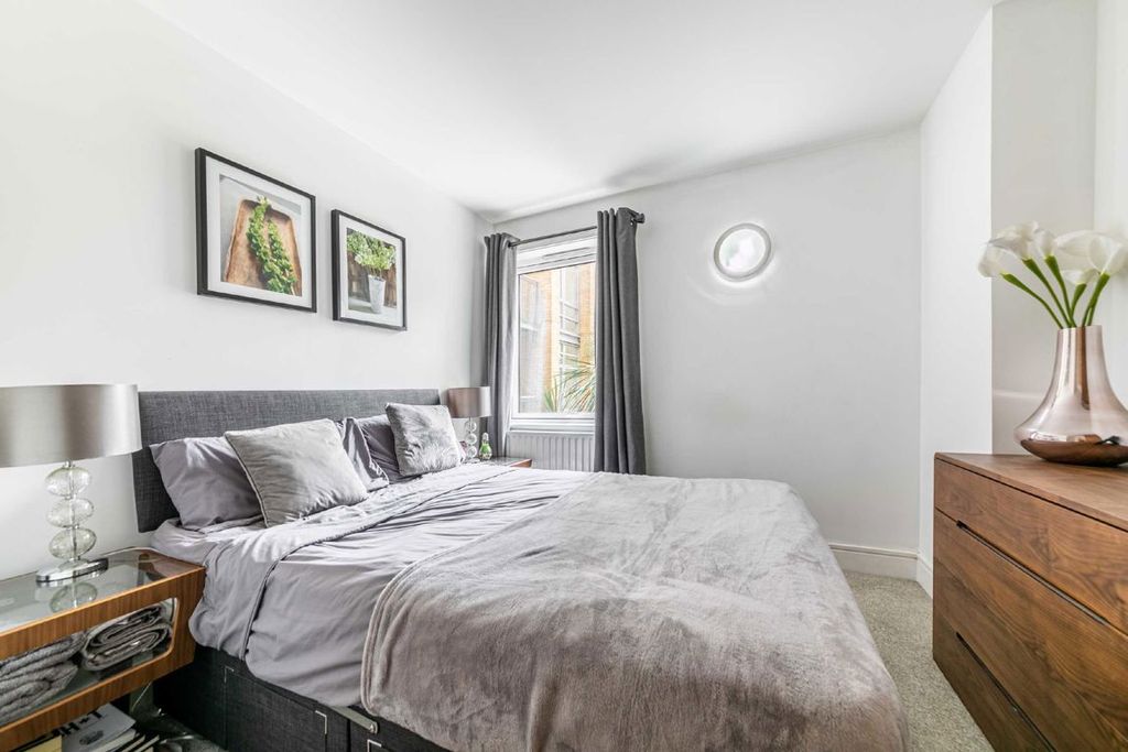 Property photo 3 of 8