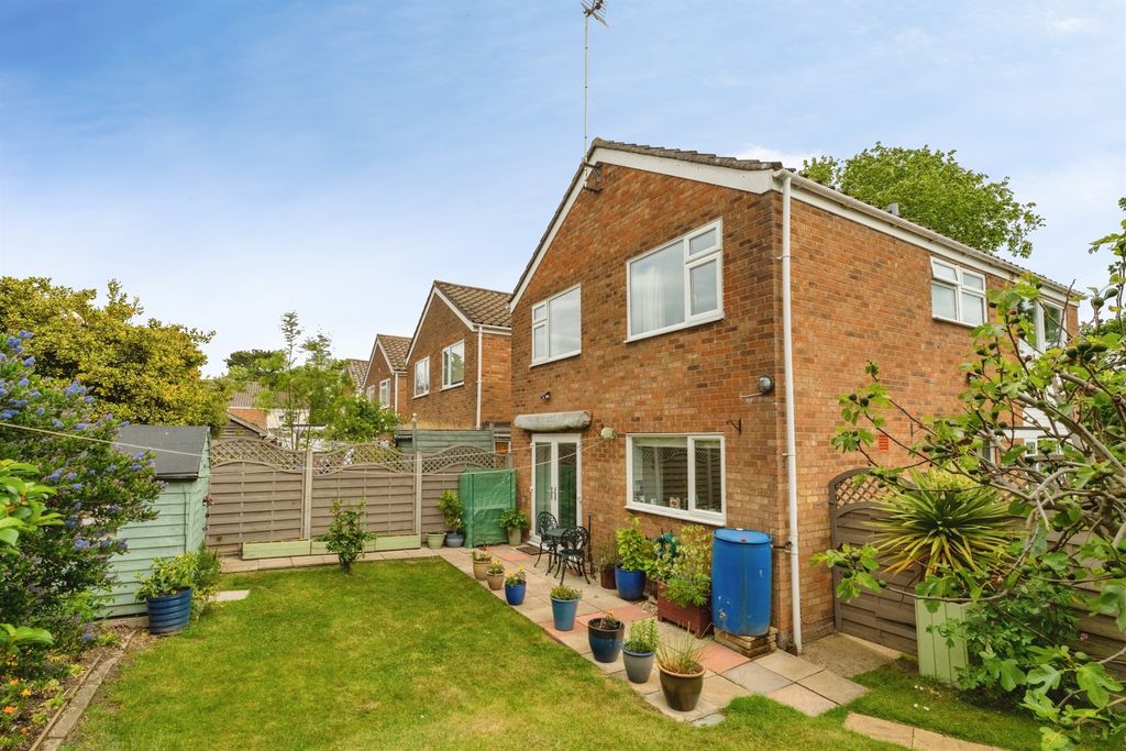 Property photo 2 of 17