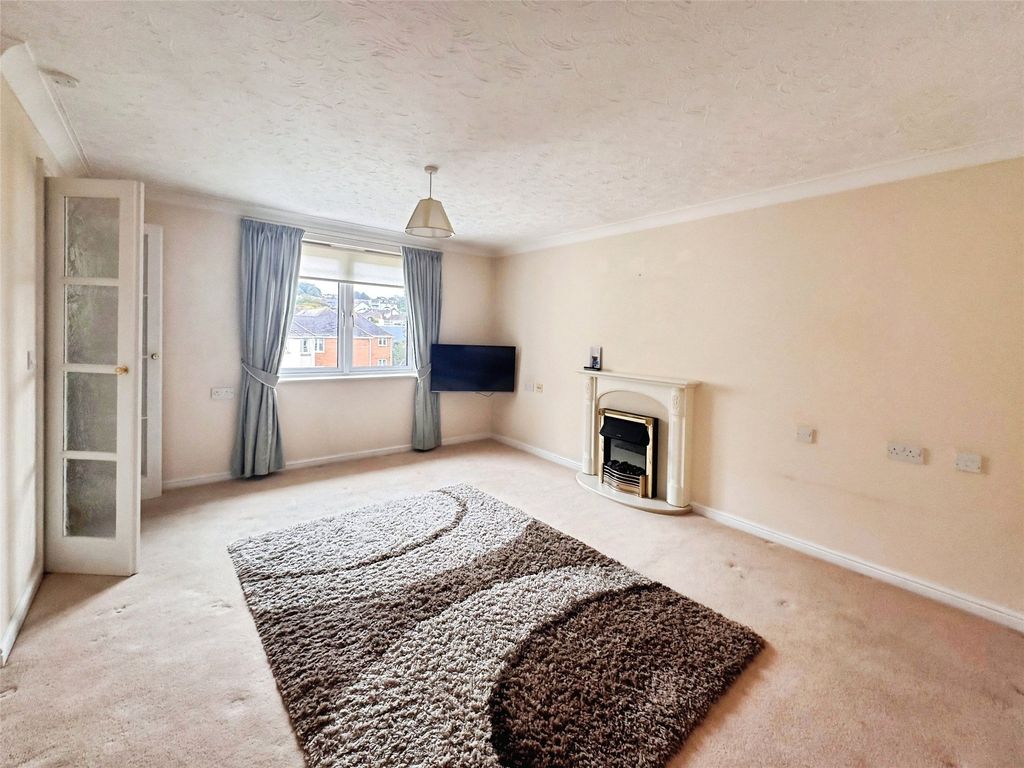 Property photo 2 of 14 Picture No. 13