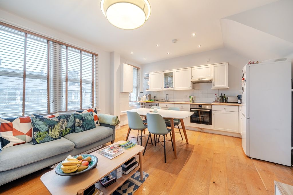 Property photo 1 of 11 1410503-7-698Dfa2...