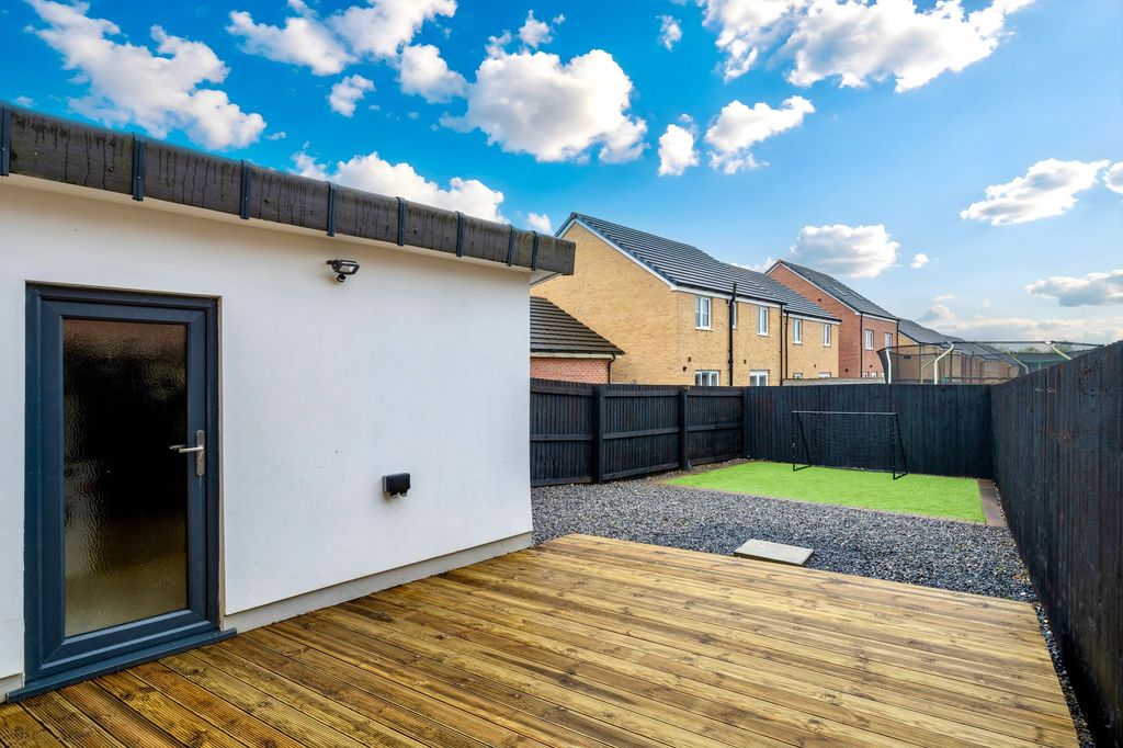 Property photo 2 of 22