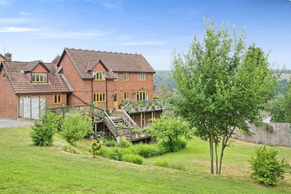 Property photo 3 of 22