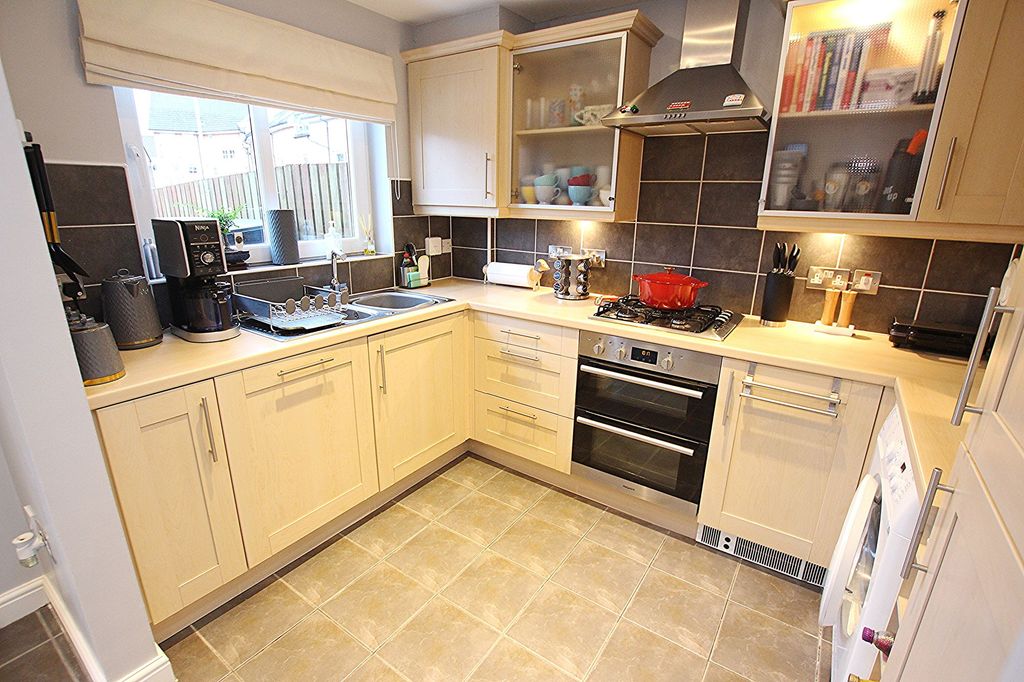 Property photo 3 of 22 Kitchen