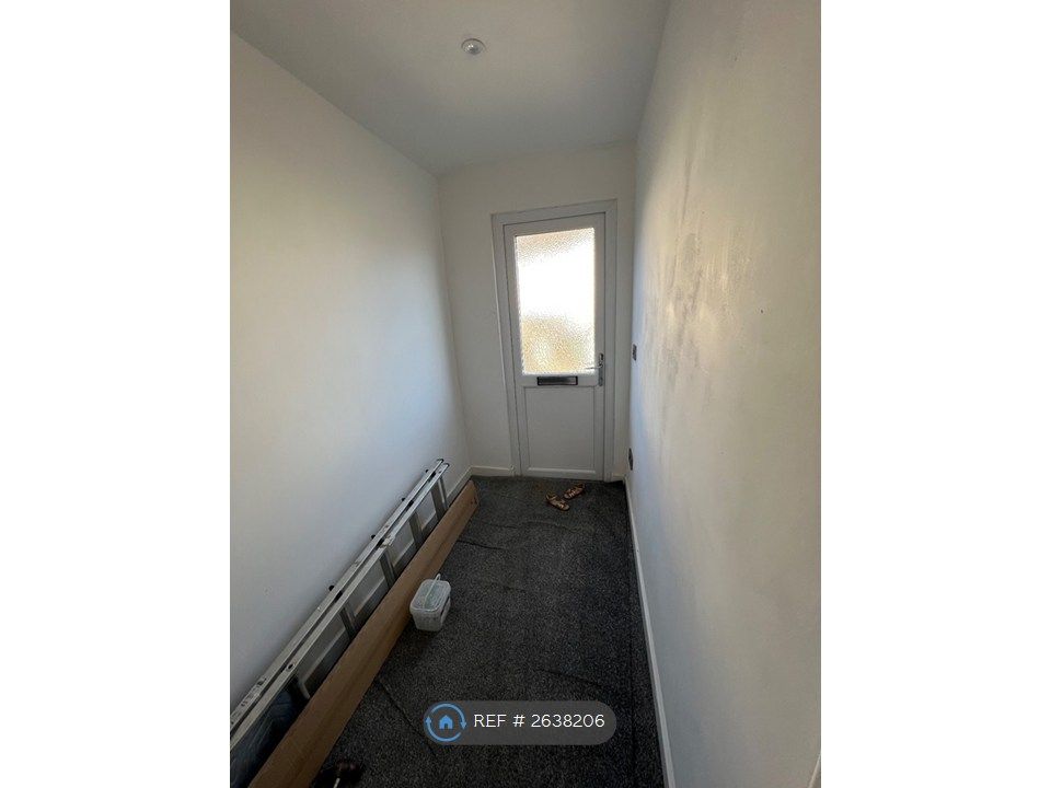 Property photo 3 of 13 Hallway