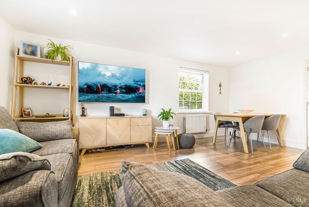 Property photo 3 of 14 4267845