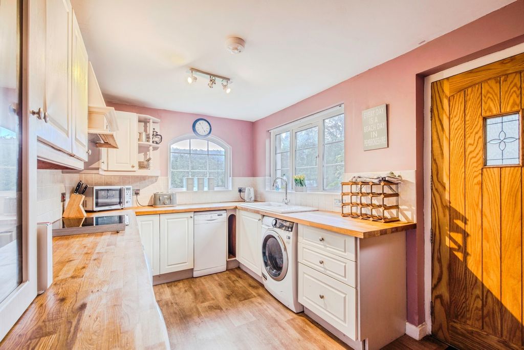 Property photo 3 of 17 Photo