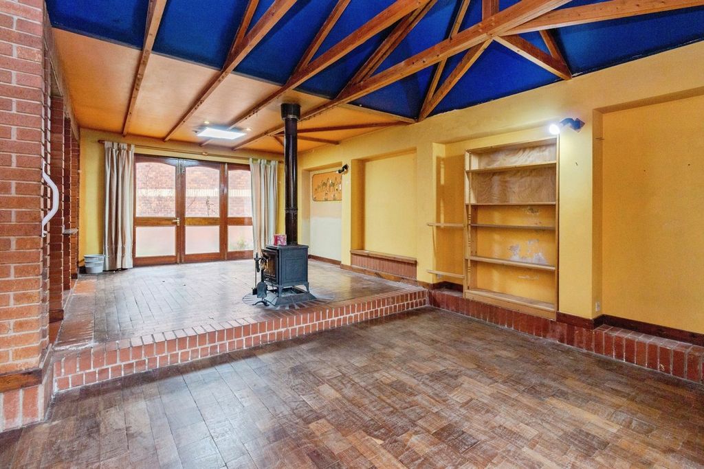 Property photo 2 of 18