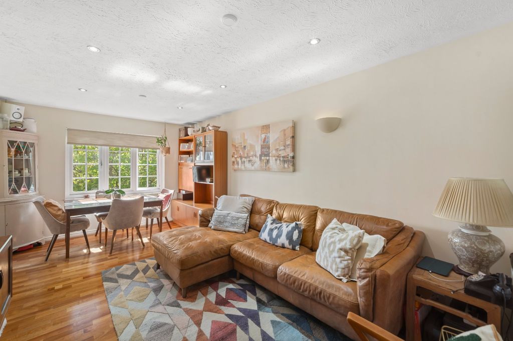 Property photo 3 of 11 Reception/Dining