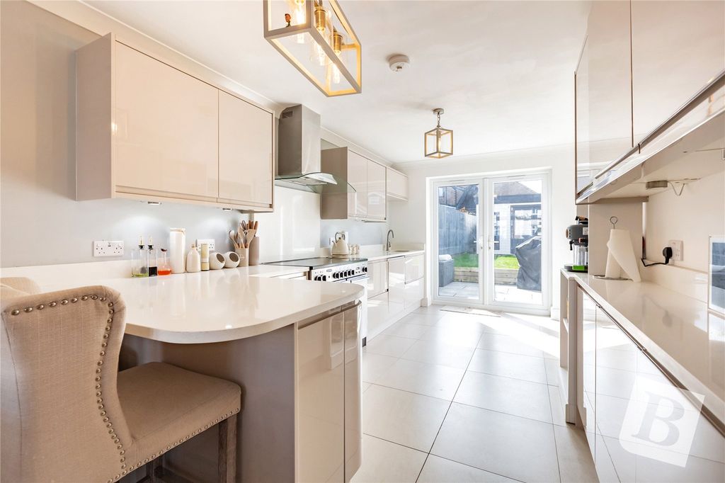 Property photo 2 of 26 Kitchen/Dining Room