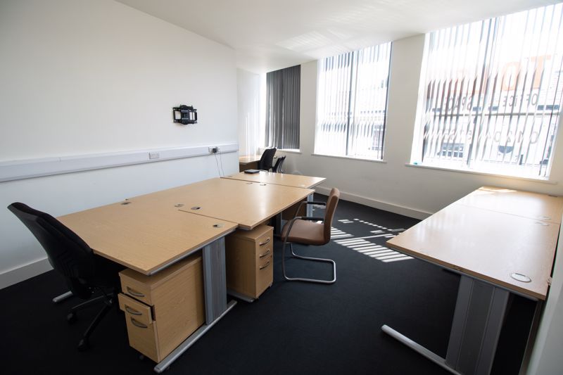 Property photo 1 of 2 Office