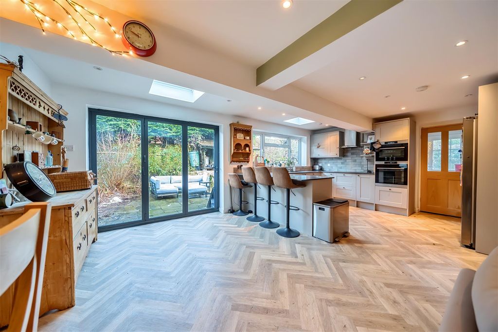 Property photo 2 of 18 Kitchen/Dining