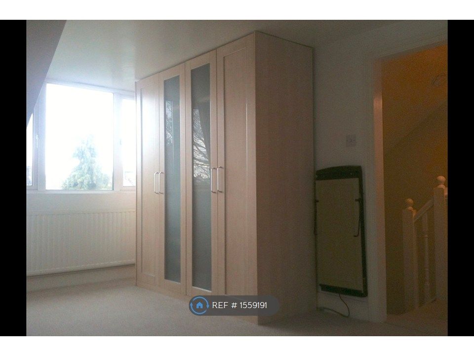 Property photo 3 of 5 Bedroom