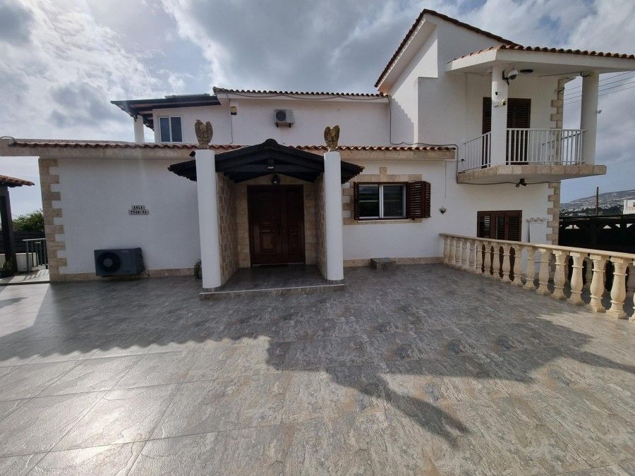 Property photo 1 of 41