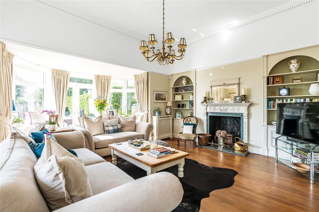 Property photo 2 of 33 Picture No. 11