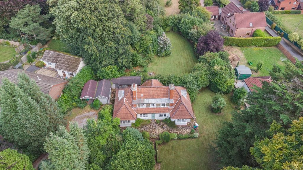 Property photo 2 of 37