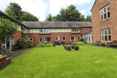 Property photo 1 of 12 Communal Gardens