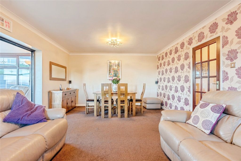 Property photo 3 of 26 Picture No. 17