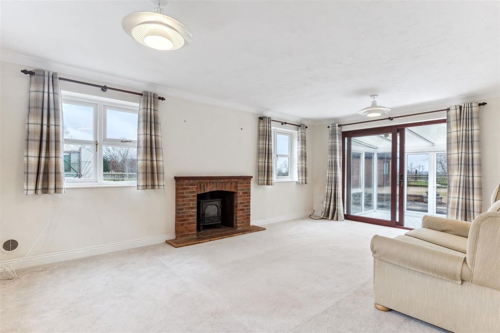 Property photo 2 of 26 Living Room