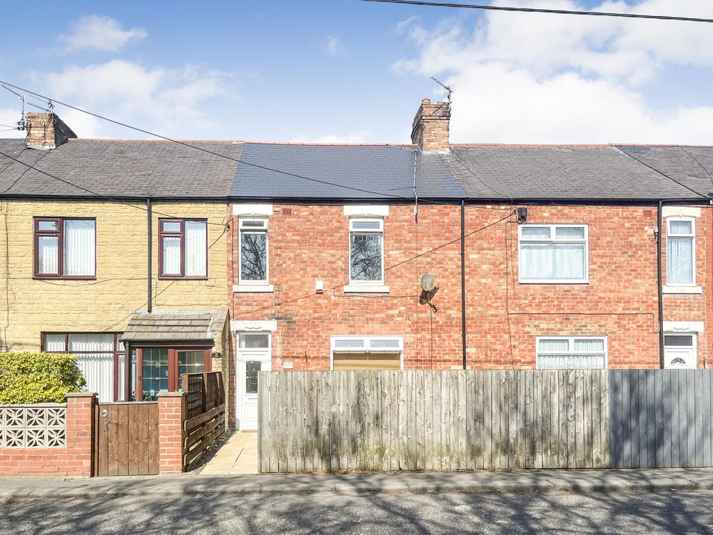 Property photo 1 of 20 Front (Exterior)