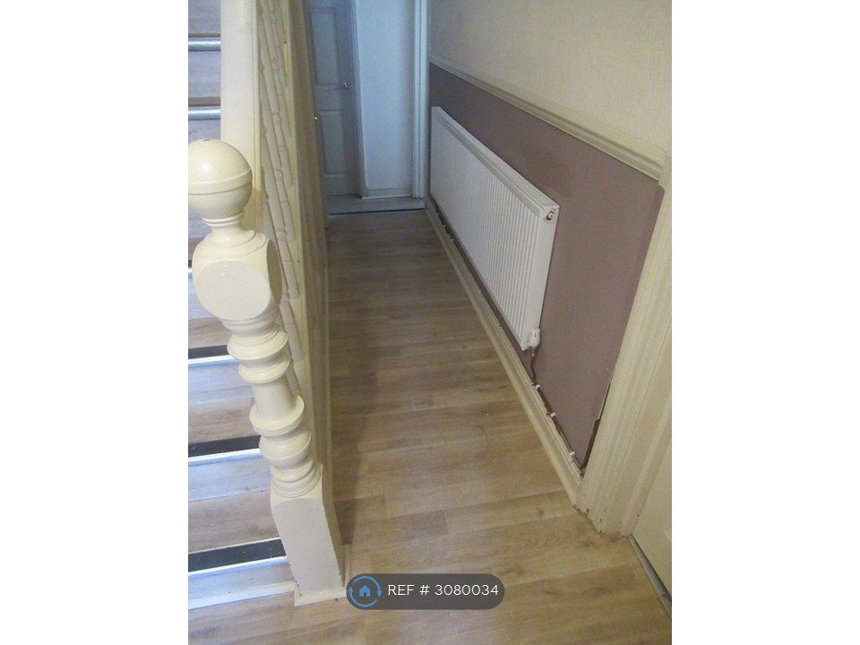 Property photo 3 of 25 Hallway