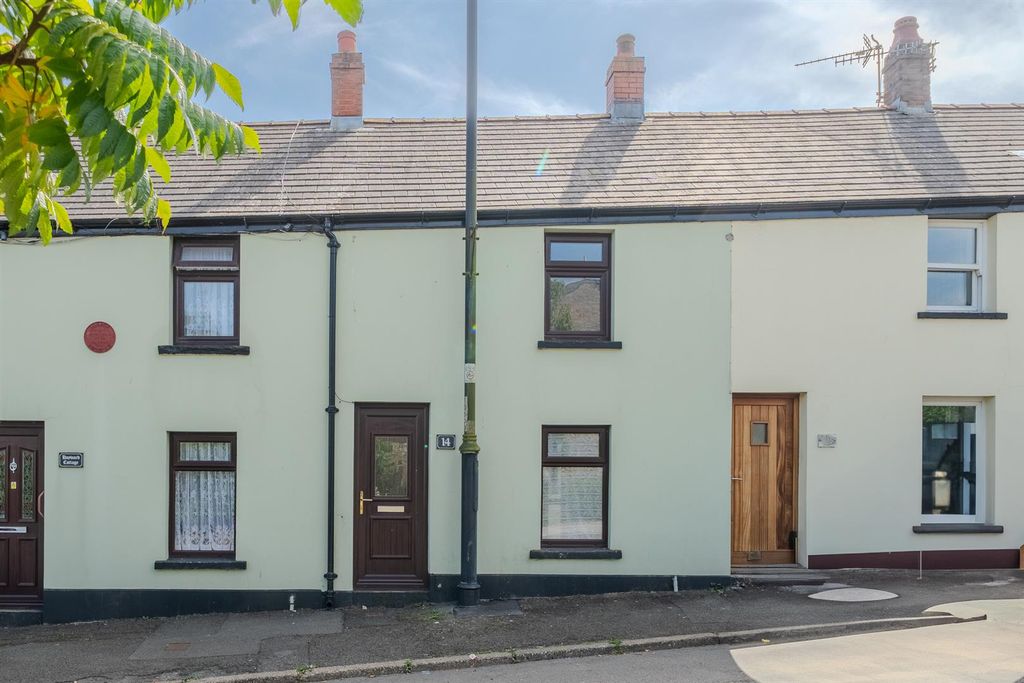 Property photo 1 of 18 14 King St-19.Jpg