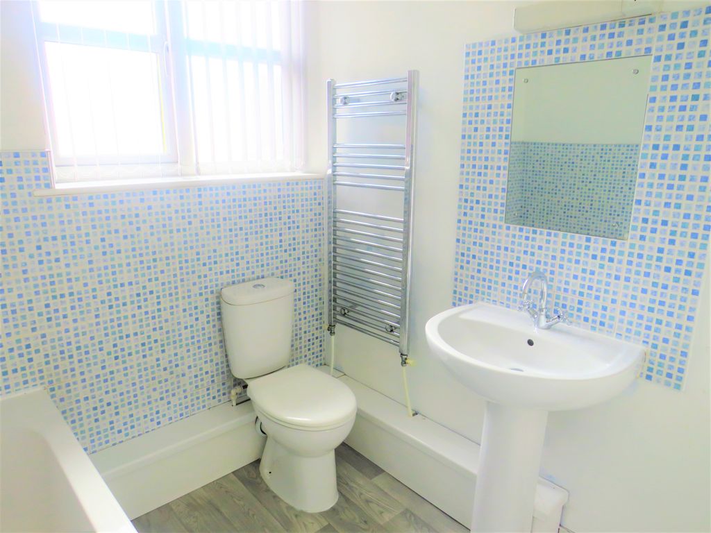 Property photo 2 of 4 Bathroom
