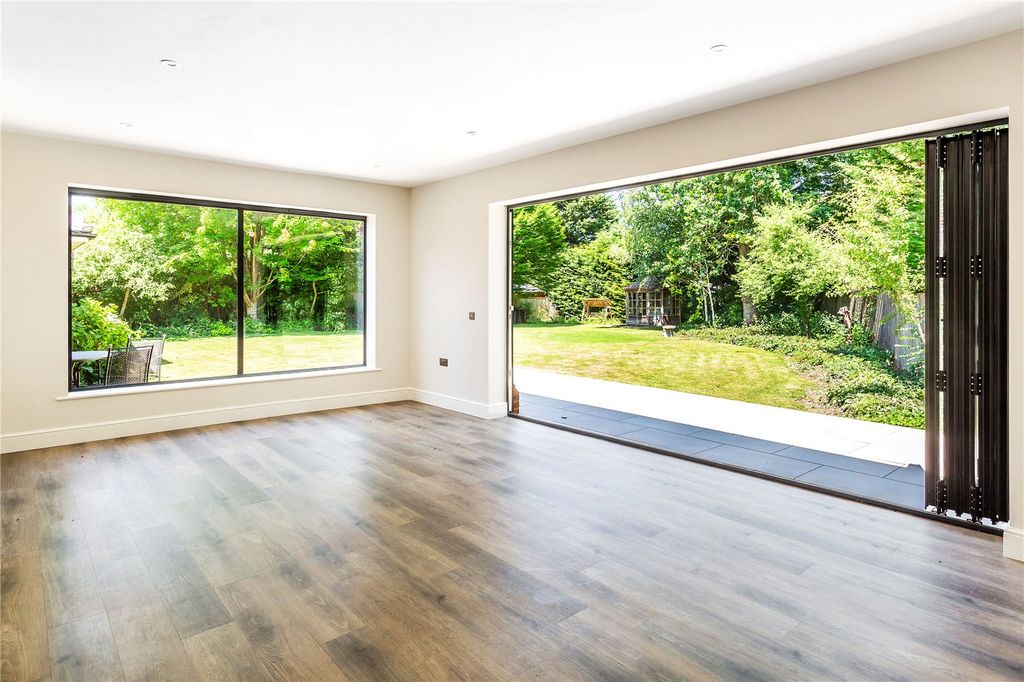 Property photo 2 of 24 Picture No. 50