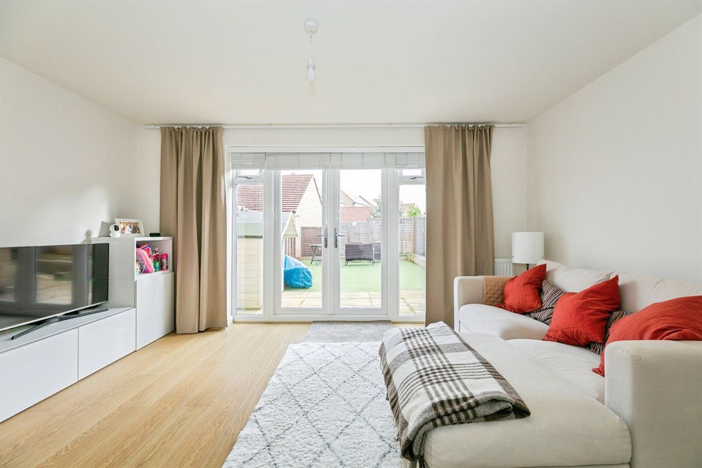 Property photo 2 of 13