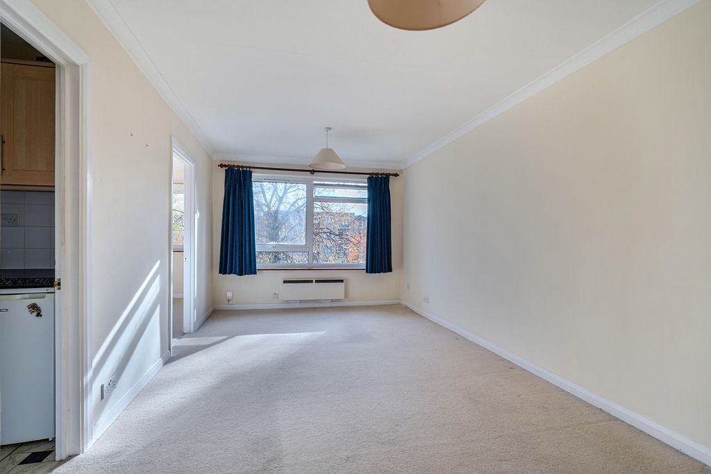 Property photo 2 of 12 Reception