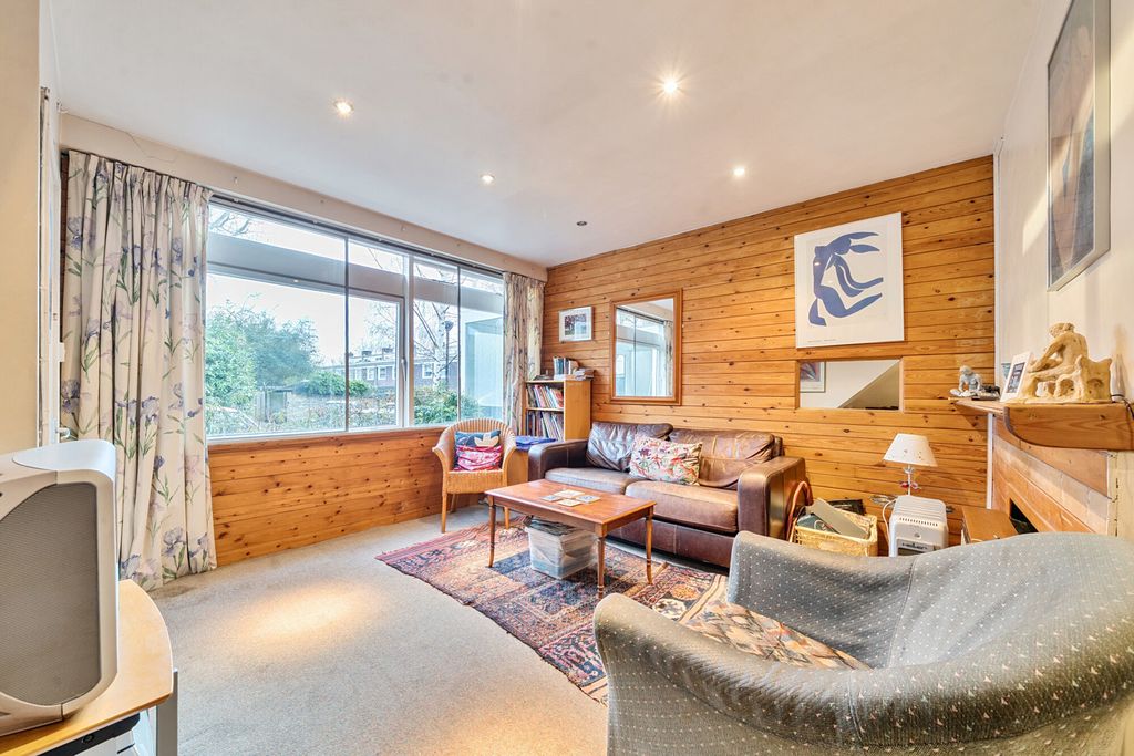 Property photo 2 of 20 Reception