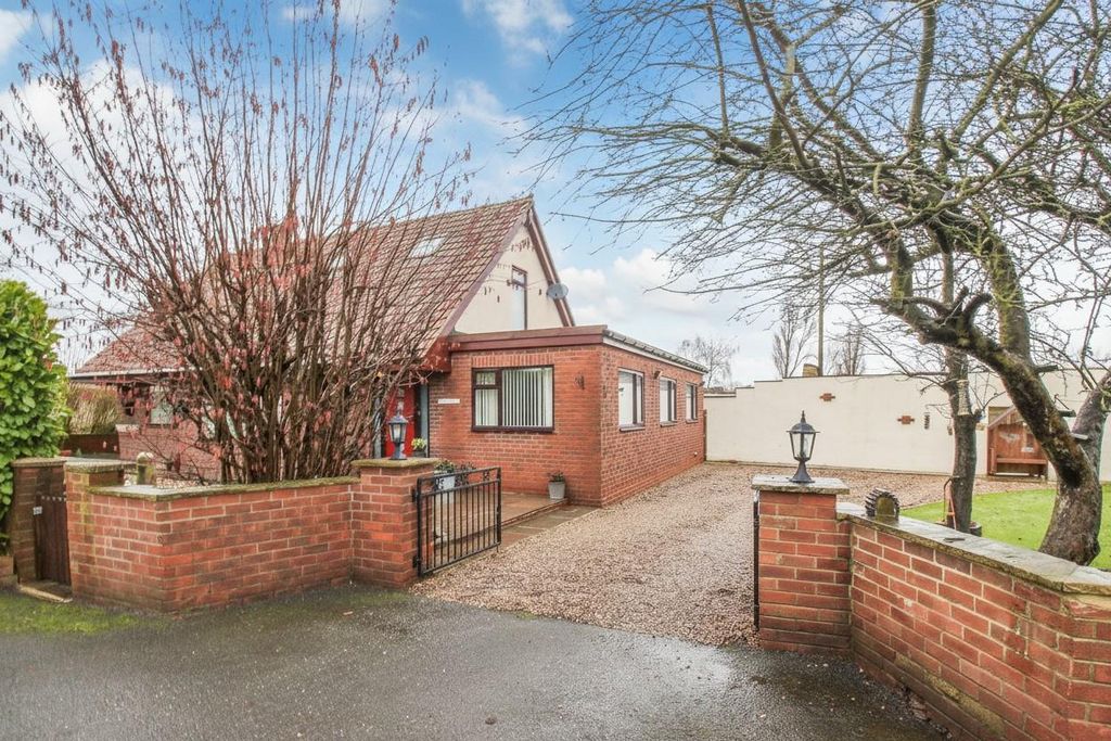 Property photo 2 of 25
