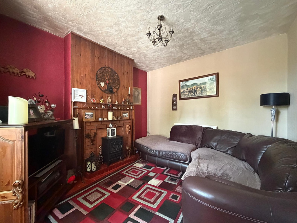Property photo 2 of 12 Lounge