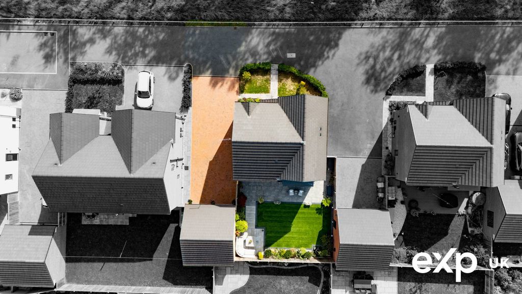 Property photo 3 of 41