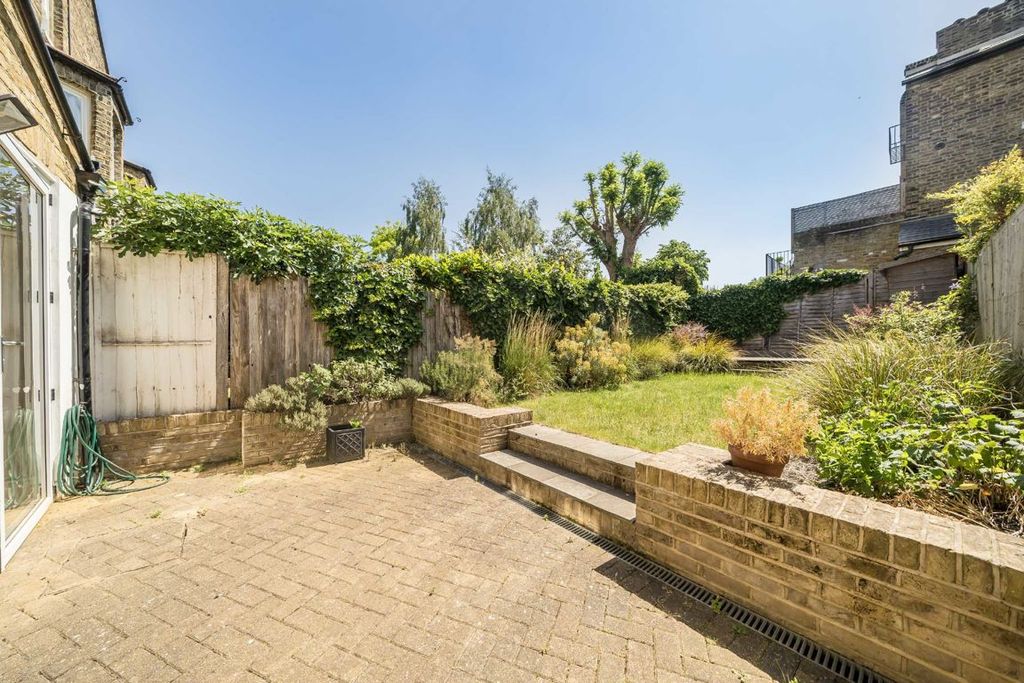 Property photo 3 of 10