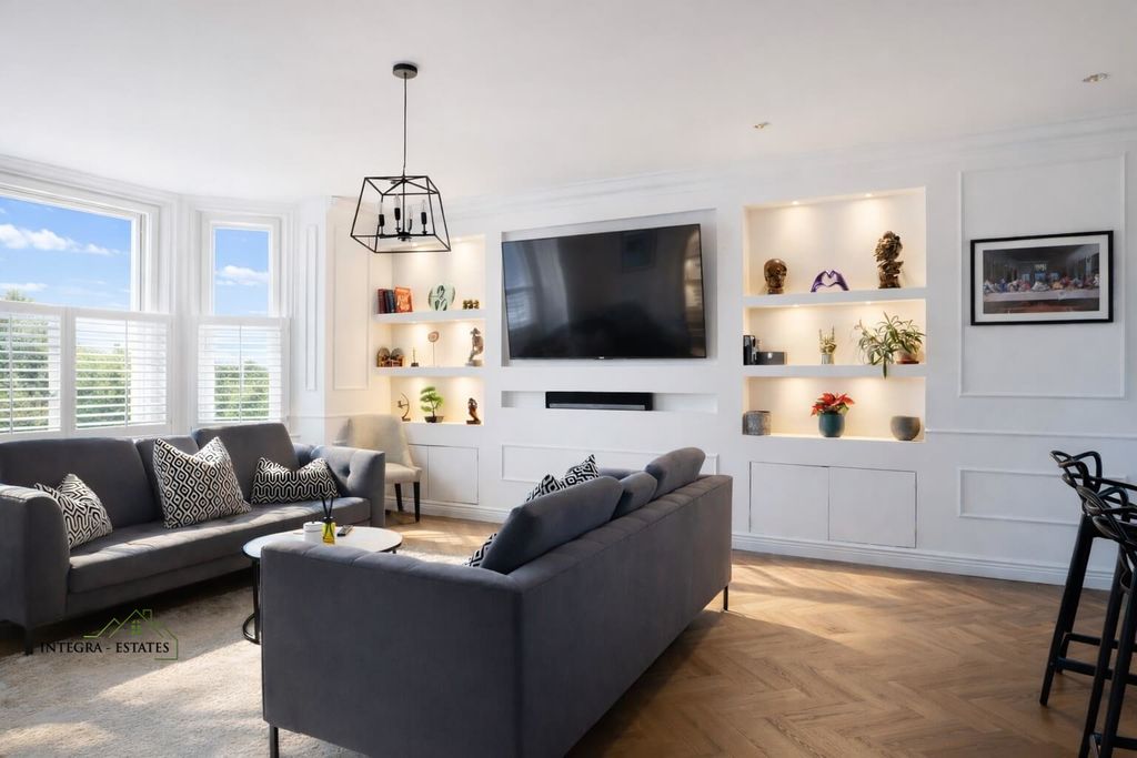 Property photo 2 of 22 Livingroom Blackheath Se3