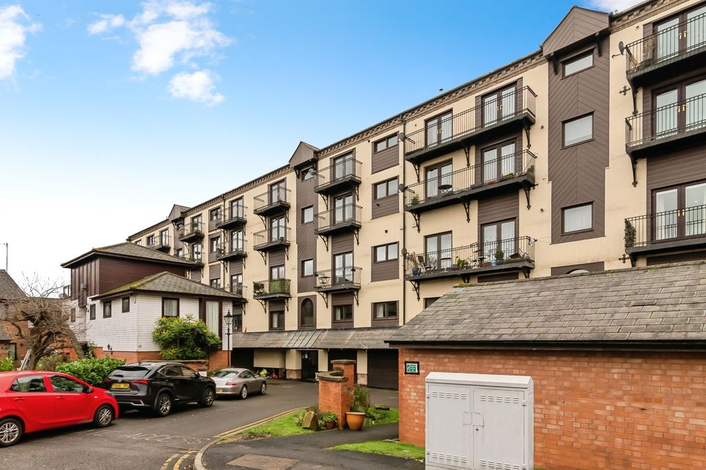 Property photo 1 of 12