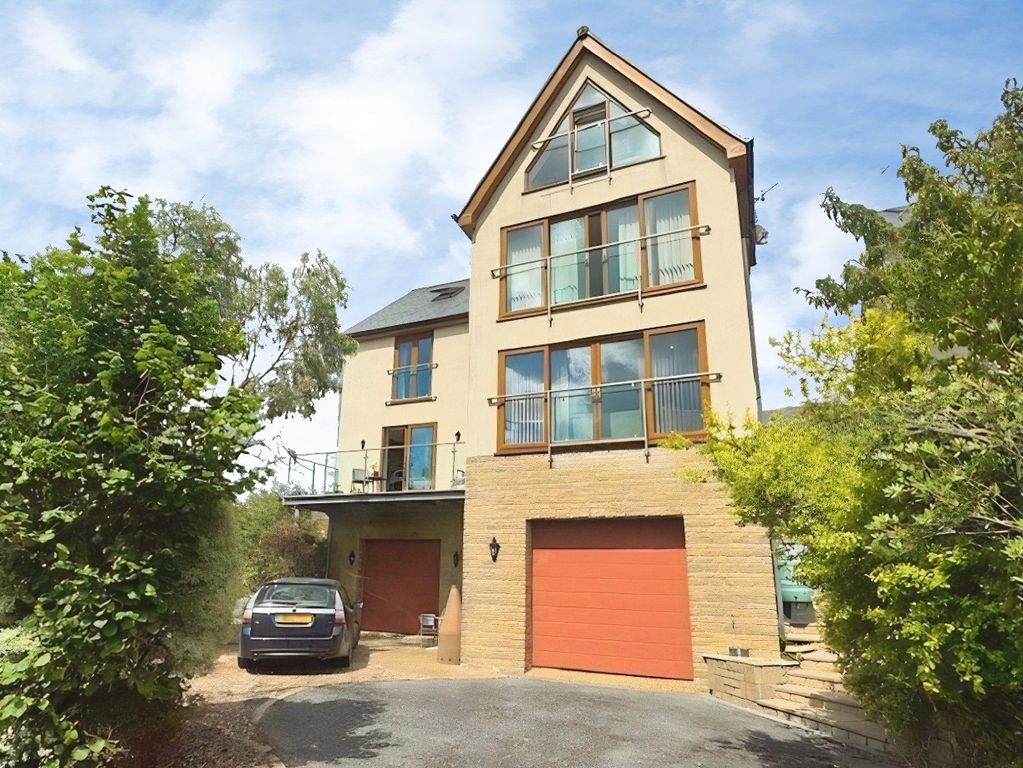 Property photo 1 of 32