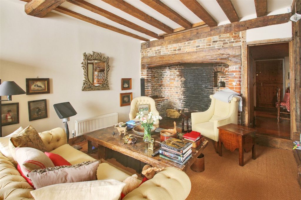 Property photo 3 of 11 Sitting Room