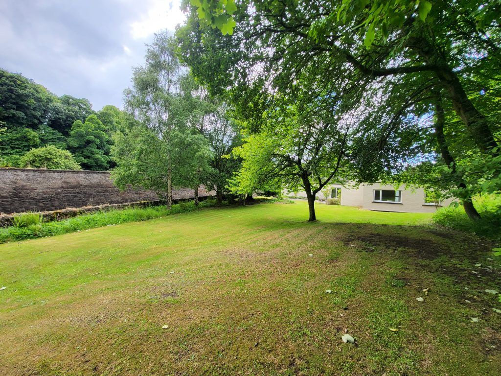 Property photo 2 of 32