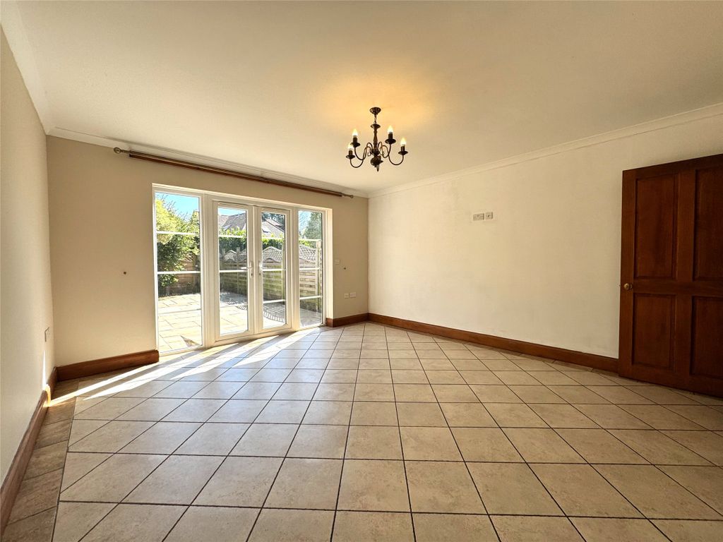 Property photo 3 of 12 Picture No. 11