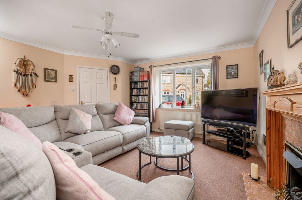 Property photo 2 of 18