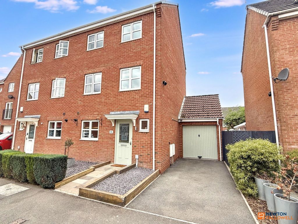 Property photo 1 of 36