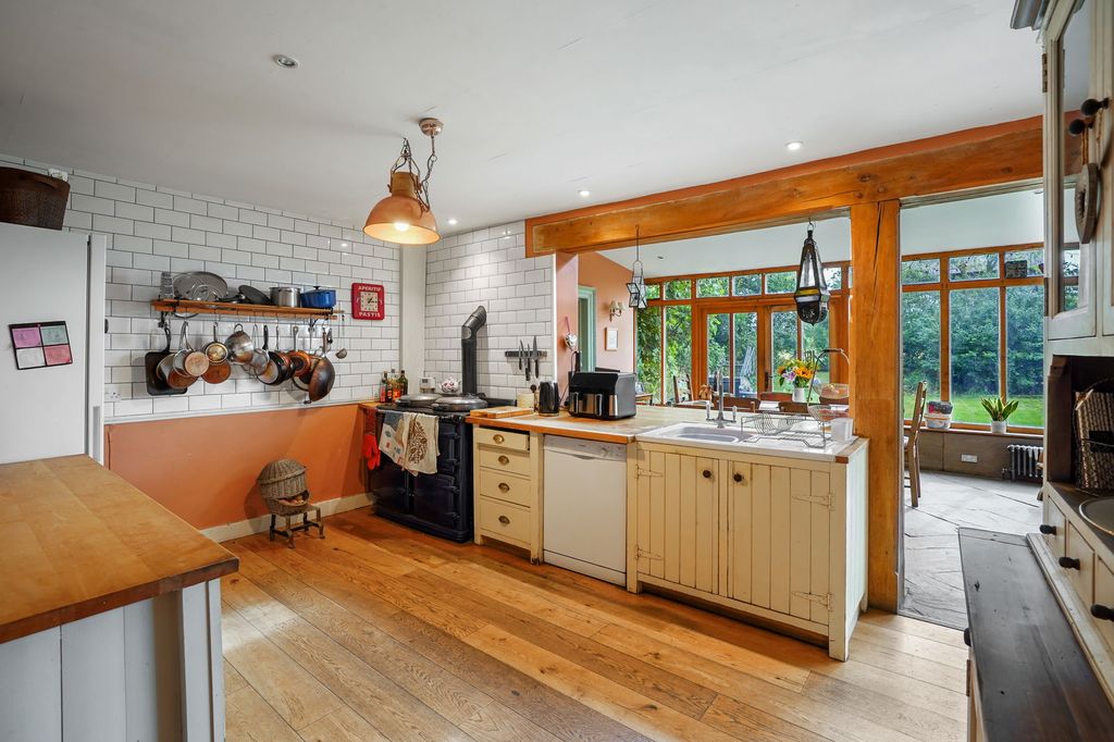 Property photo 3 of 26