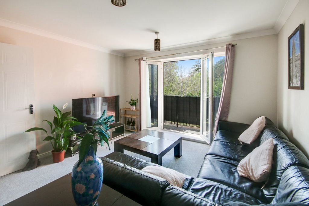 Property photo 2 of 12