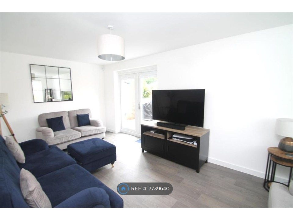 Property photo 3 of 14 Lounge